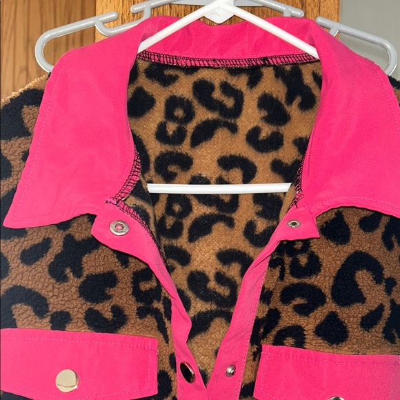 SHEIN Leopard Print Teddy Jacket with Pink Accents - Picture 2 of 4